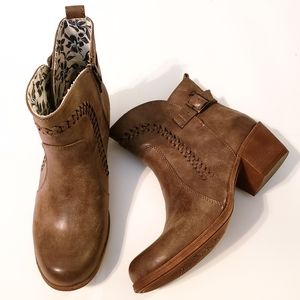 Roxy Faux Leather Boots Size 10